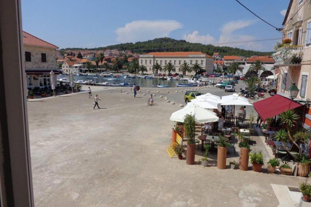 Apartman Knezovic Stari Grad  Exterior foto