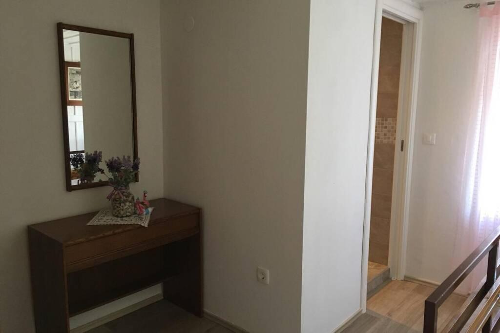 Apartman Knezovic Stari Grad  Exterior foto